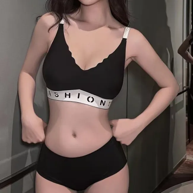 シームレス 快適なフィット感 ノンワイヤー A-Cカップ 脇スッキリ ブラ・ショーツセット